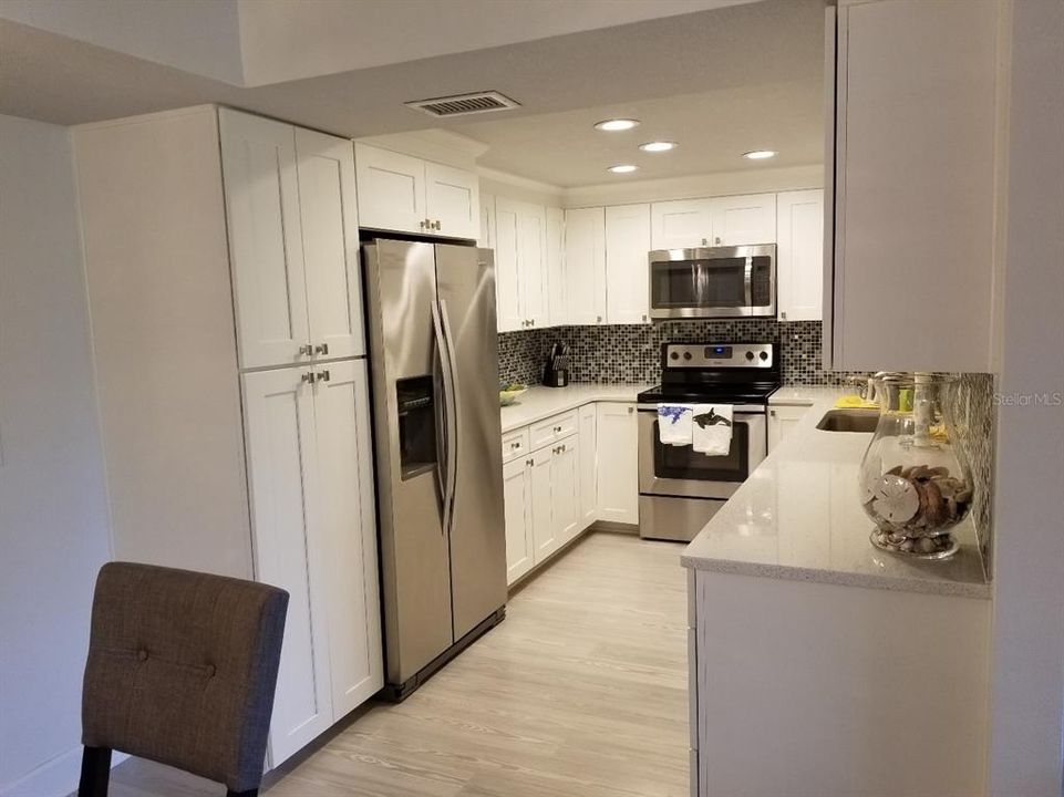 For Rent: $2,700 (2 beds, 2 baths, 1185 Square Feet)