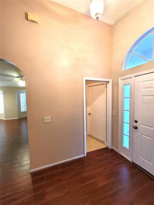 Foyer w/laundry room and garage access