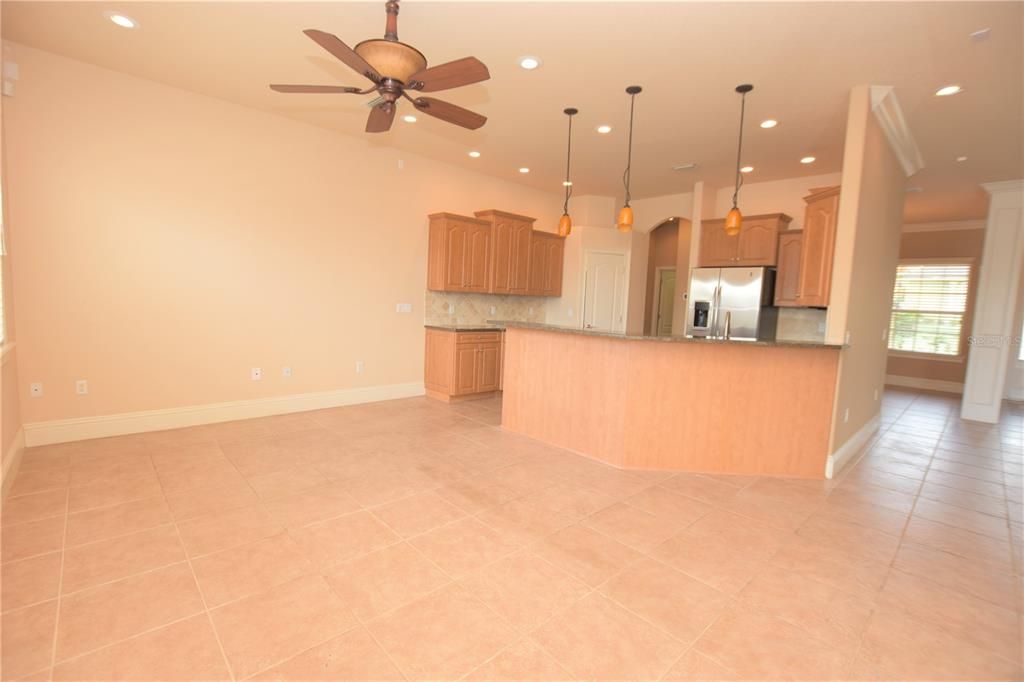 For Rent: $3,100 (4 beds, 2 baths, 2222 Square Feet)
