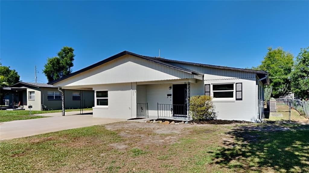 Active With Contract: $365,000 (4 beds, 2 baths, 1572 Square Feet)