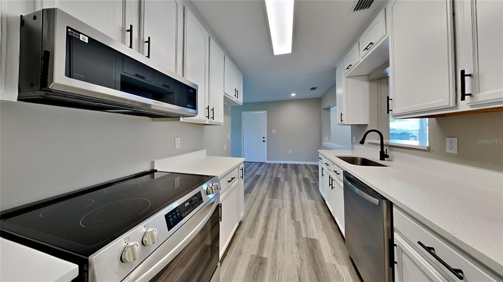 Active With Contract: $365,000 (4 beds, 2 baths, 1572 Square Feet)