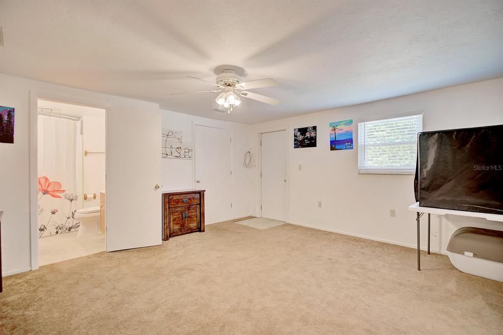 Active With Contract: $298,000 (4 beds, 2 baths, 1992 Square Feet)