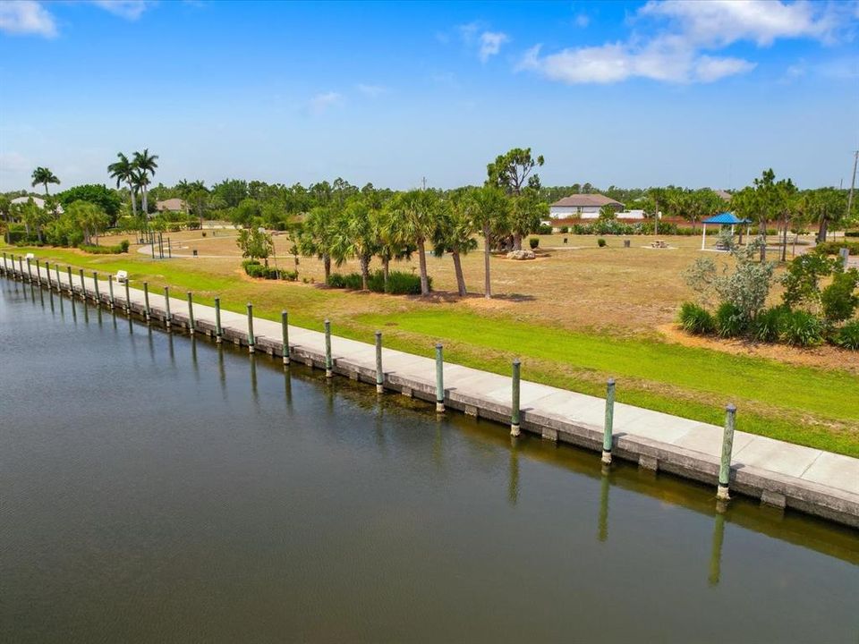 San Domingo Park canalside