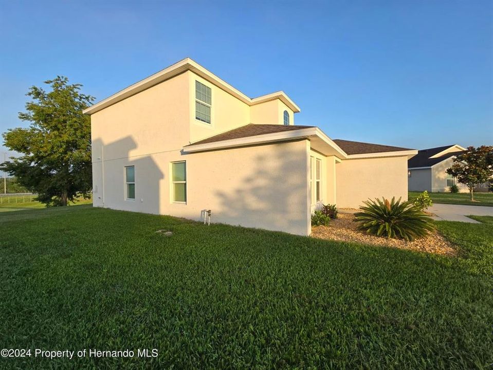 For Sale: $379,000 (5 beds, 3 baths, 2466 Square Feet)