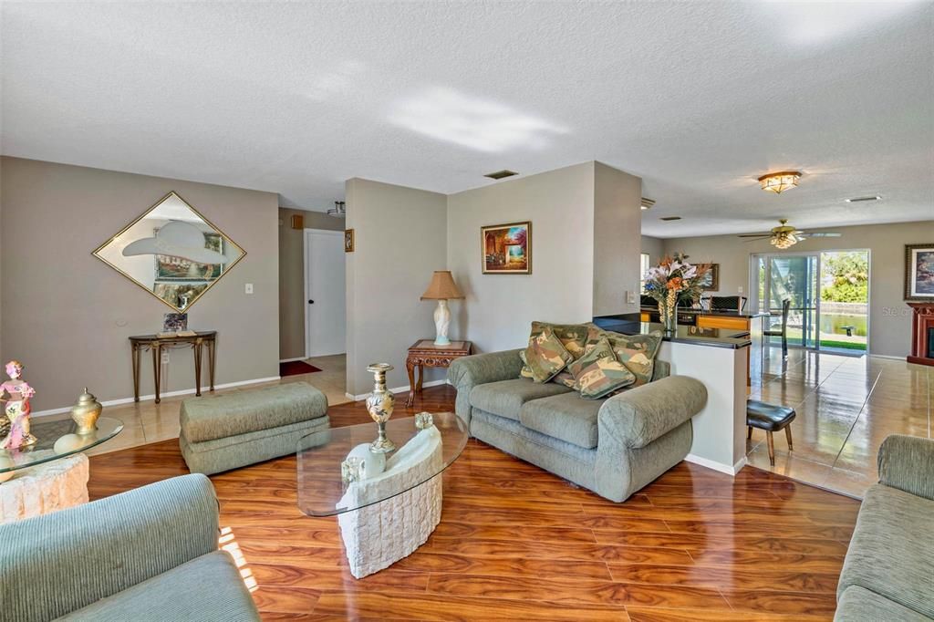 For Sale: $469,900 (2 beds, 2 baths, 1449 Square Feet)