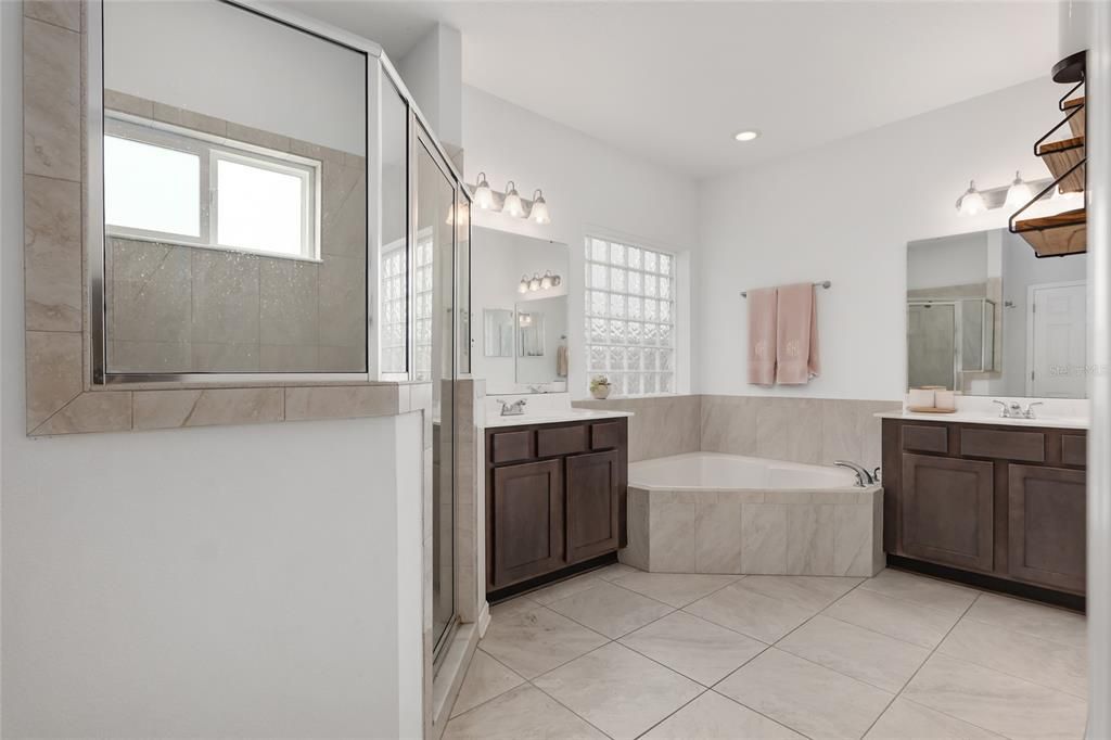 Active With Contract: $435,000 (4 beds, 3 baths, 2194 Square Feet)