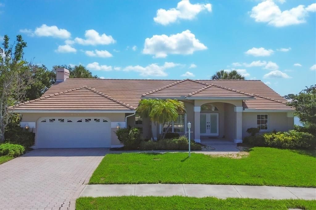 Recently Sold: $499,000 (3 beds, 2 baths, 2423 Square Feet)