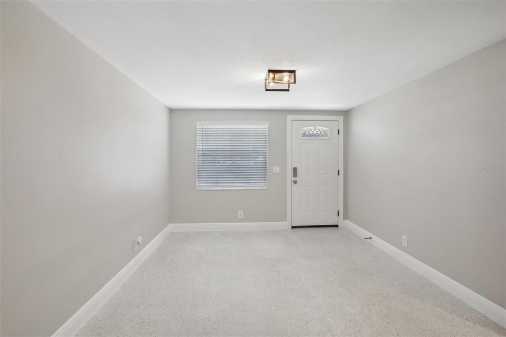 Active With Contract: $1,650 (2 beds, 1 baths, 650 Square Feet)