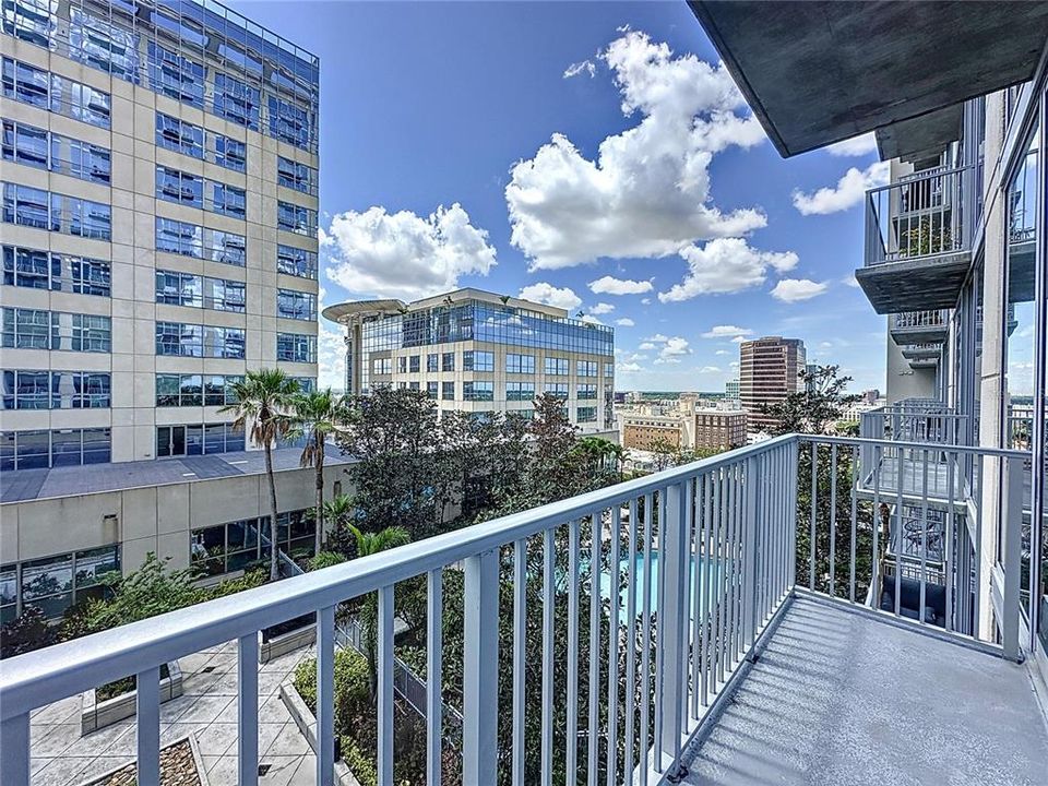 Active With Contract: $244,900 (1 beds, 1 baths, 729 Square Feet)