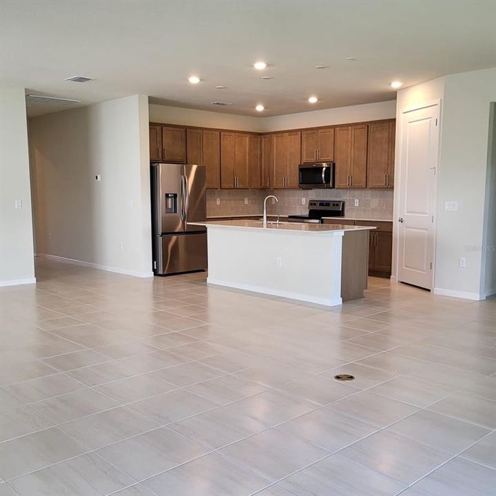 For Rent: $2,850 (4 beds, 3 baths, 2019 Square Feet)