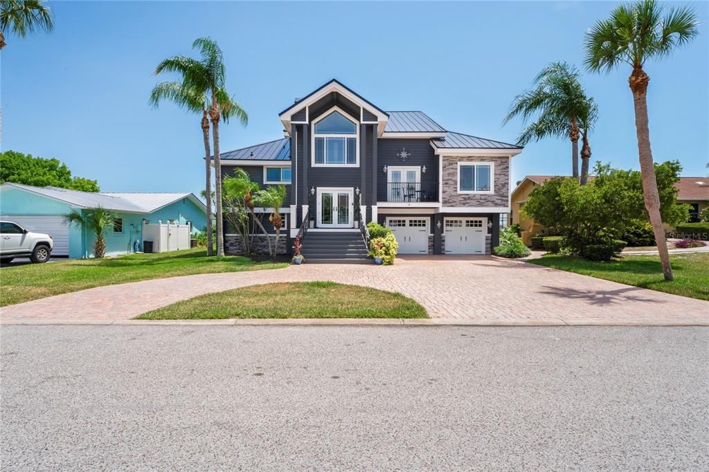 For Sale: $1,500,000 (3 beds, 3 baths, 3400 Square Feet)