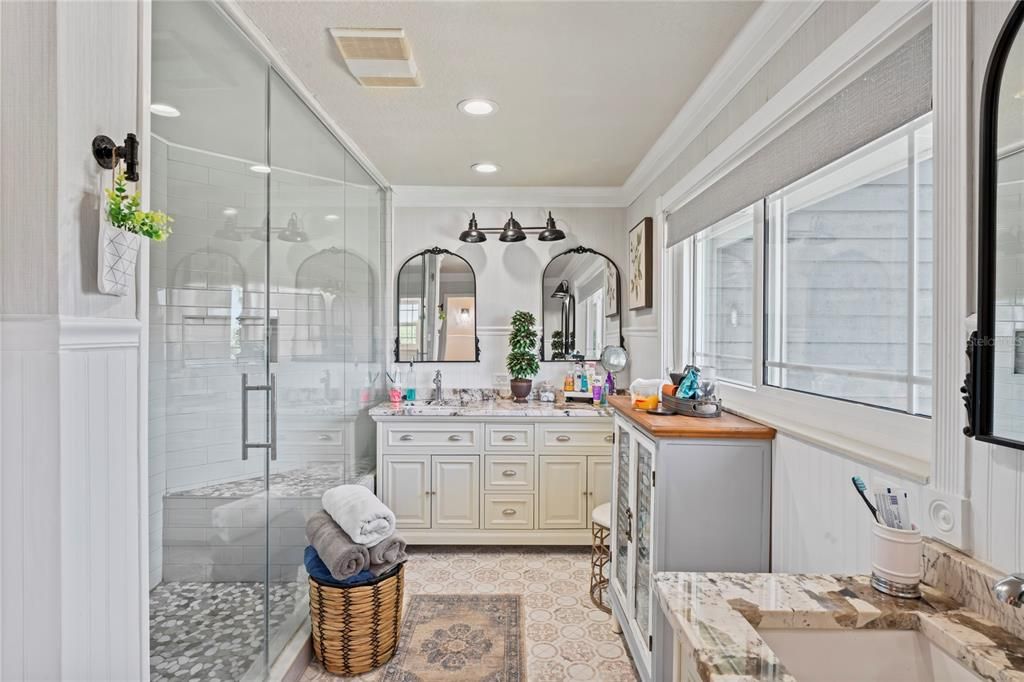 Active With Contract: $1,399,000 (3 beds, 3 baths, 3400 Square Feet)