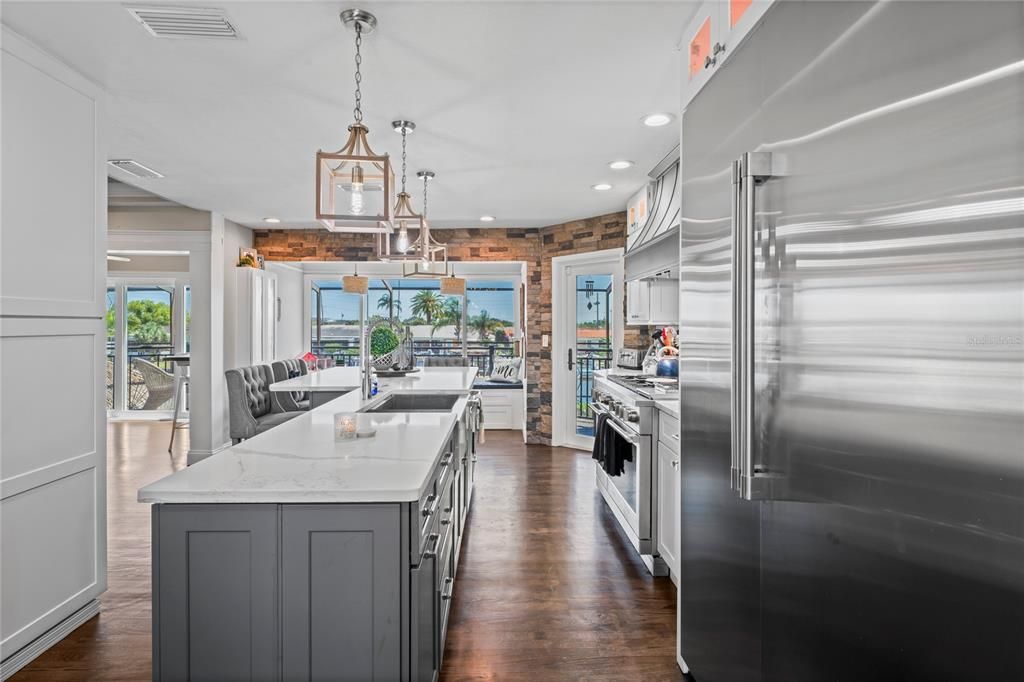 Active With Contract: $1,399,000 (3 beds, 3 baths, 3400 Square Feet)