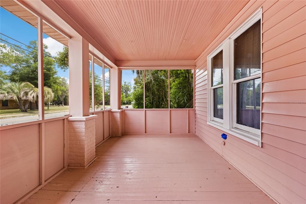 Front screen porch