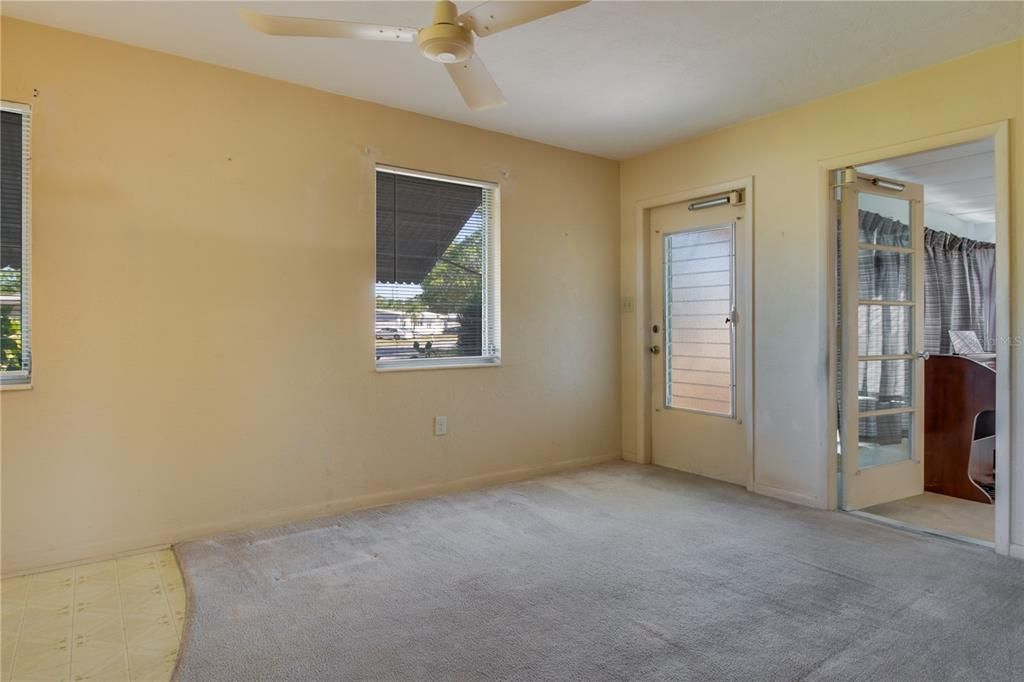 Active With Contract: $148,000 (1 beds, 1 baths, 567 Square Feet)