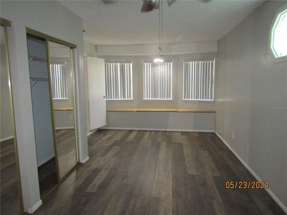 For Rent: $1,800 (3 beds, 1 baths, 1272 Square Feet)