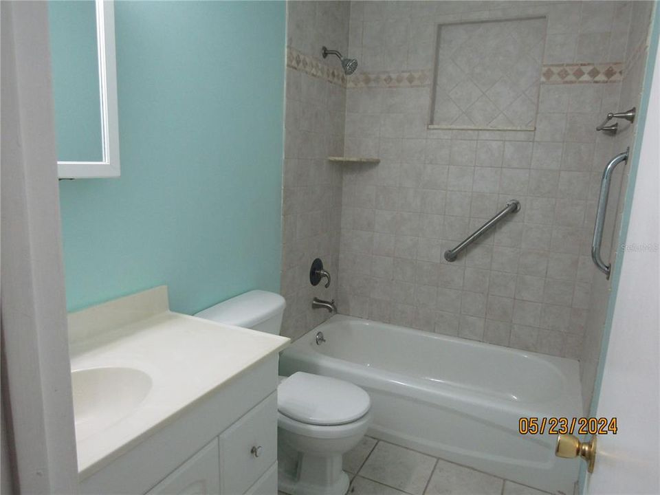 For Rent: $1,800 (3 beds, 1 baths, 1272 Square Feet)