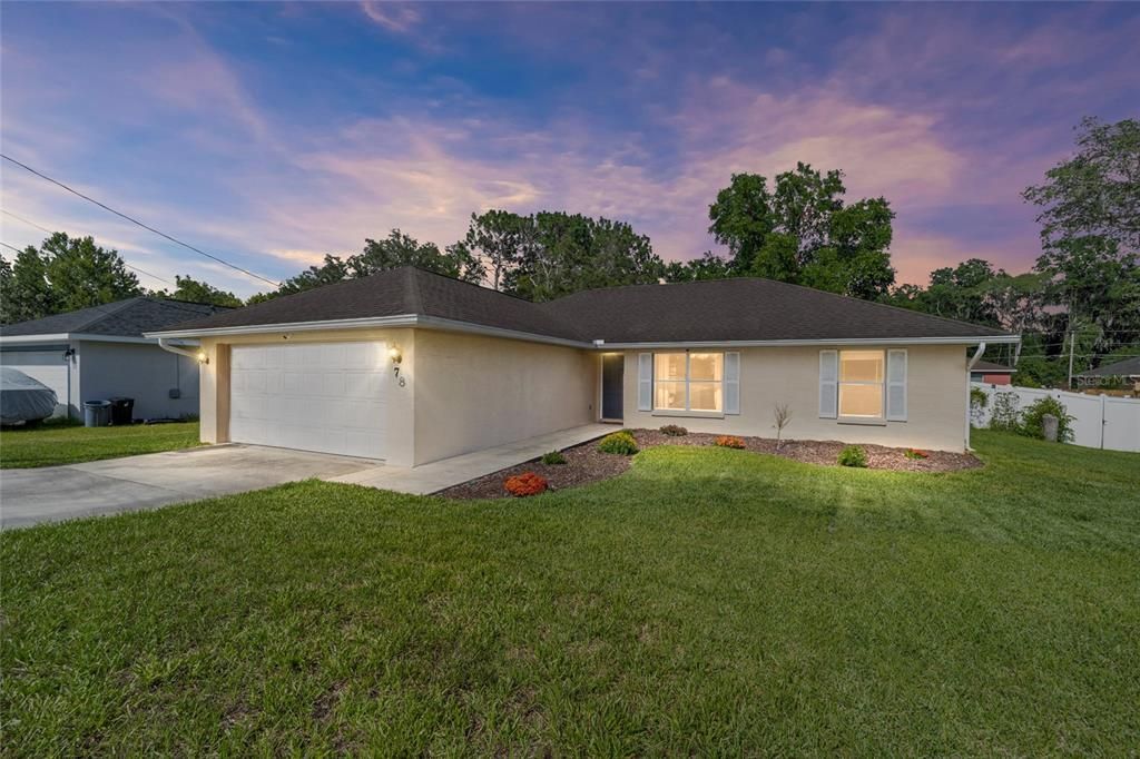 Active With Contract: $249,900 (3 beds, 2 baths, 1385 Square Feet)