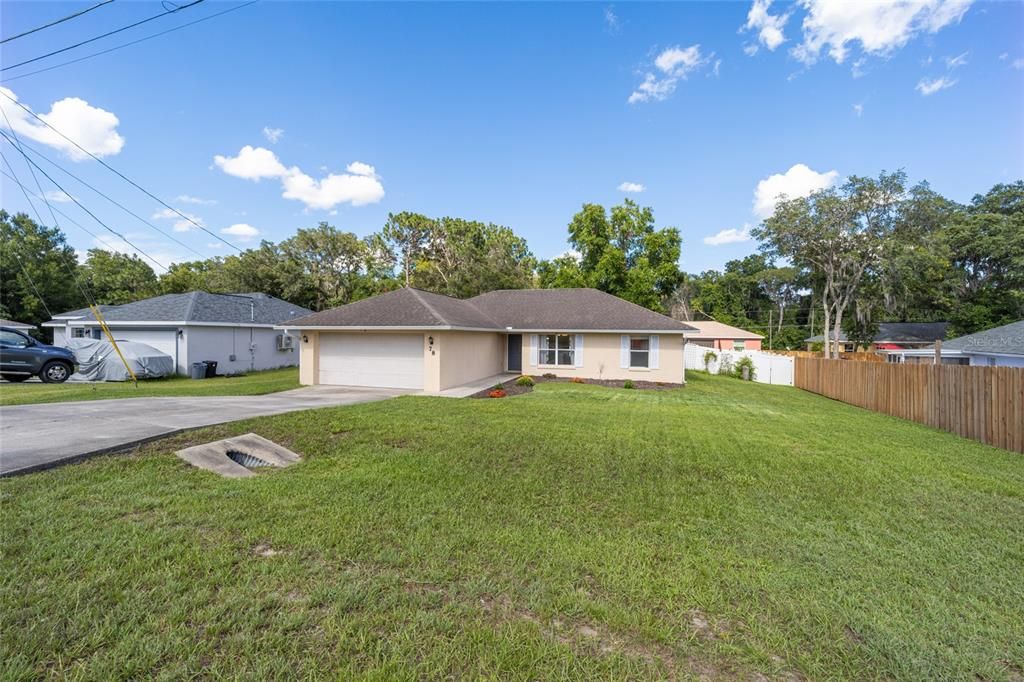 Active With Contract: $249,900 (3 beds, 2 baths, 1385 Square Feet)