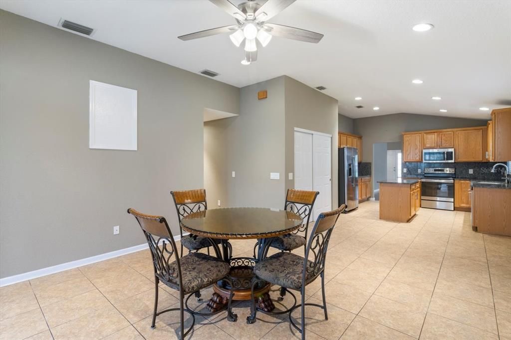 Active With Contract: $370,000 (4 beds, 2 baths, 1944 Square Feet)