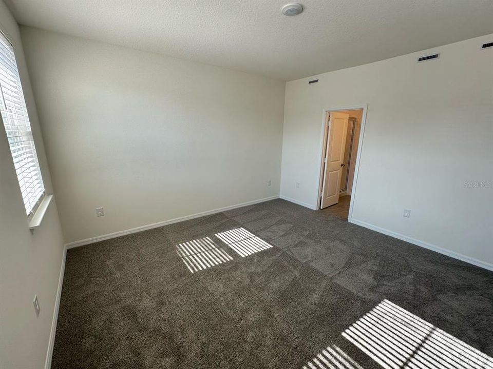 Active With Contract: $2,400 (3 beds, 2 baths, 1535 Square Feet)