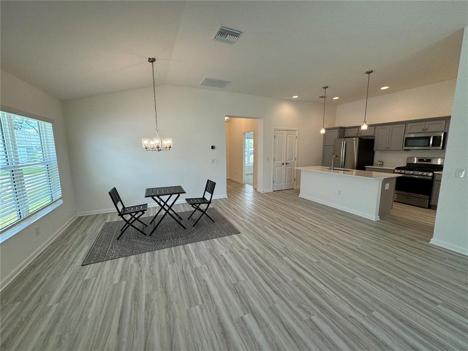 For Rent: $2,125 (3 beds, 2 baths, 1512 Square Feet)