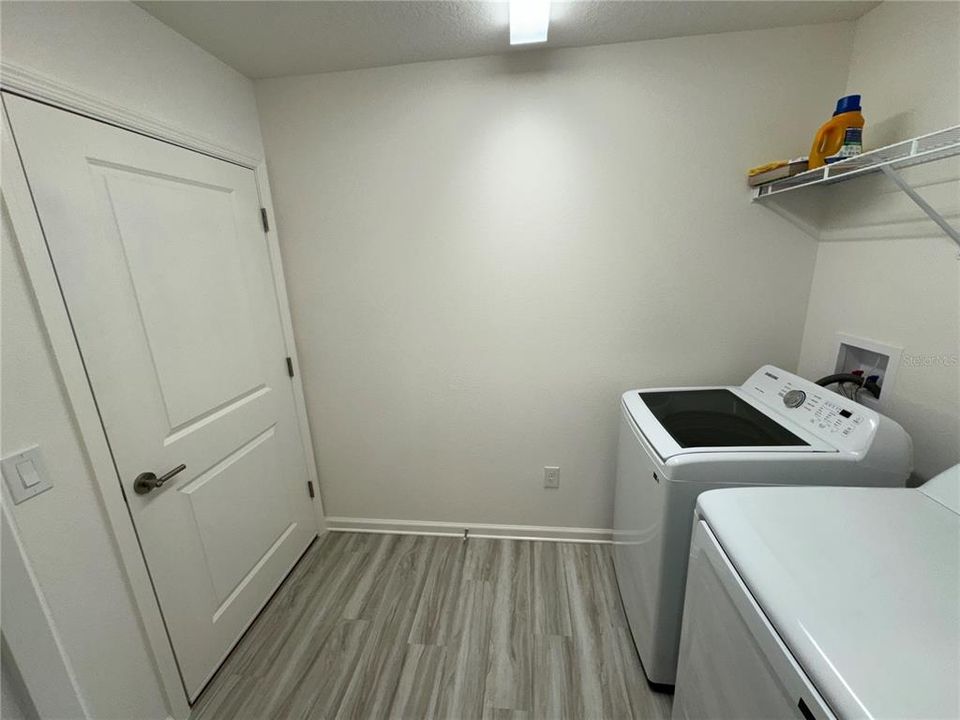 For Rent: $2,125 (3 beds, 2 baths, 1512 Square Feet)