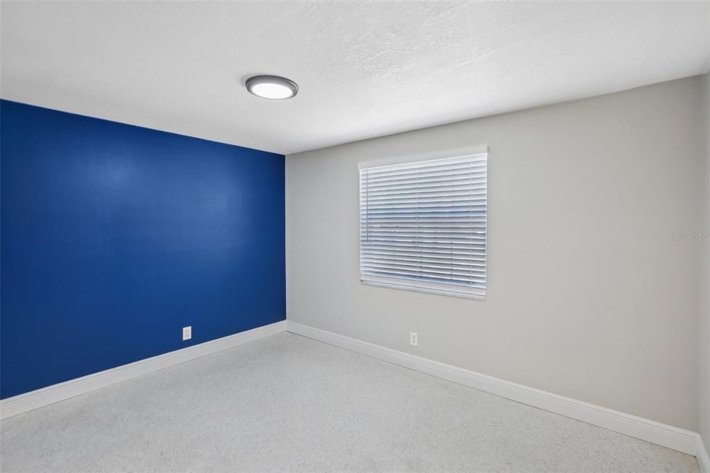 Active With Contract: $1,650 (2 beds, 1 baths, 650 Square Feet)