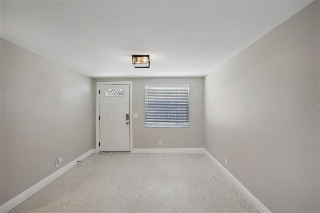 Active With Contract: $1,650 (2 beds, 1 baths, 650 Square Feet)