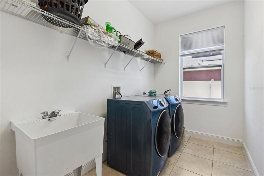 Active With Contract: $398,000 (3 beds, 2 baths, 1863 Square Feet)