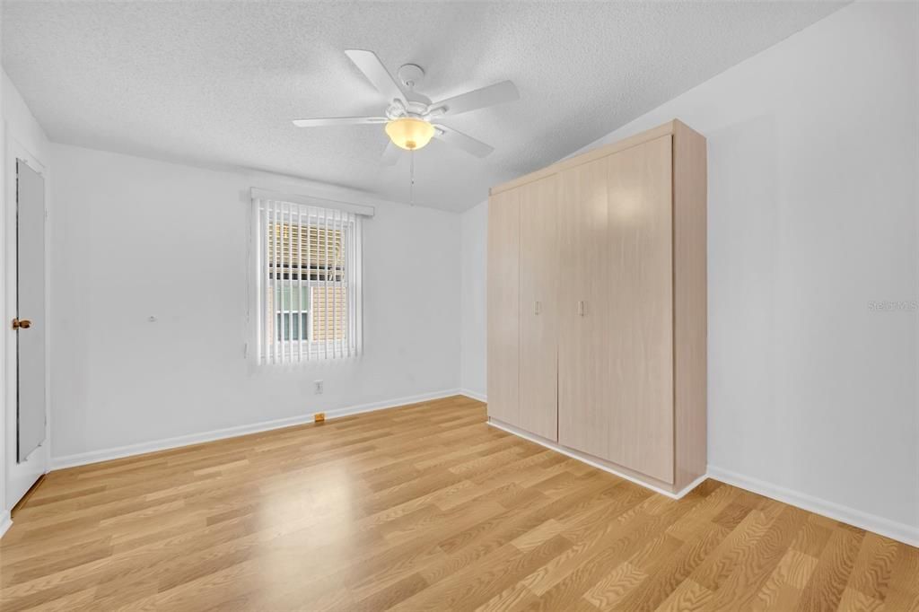 For Sale: $187,500 (2 beds, 2 baths, 1243 Square Feet)