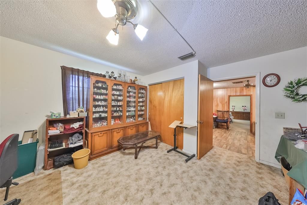 合同活跃: $735,000 (4 贝兹, 2 浴室, 1777 平方英尺)