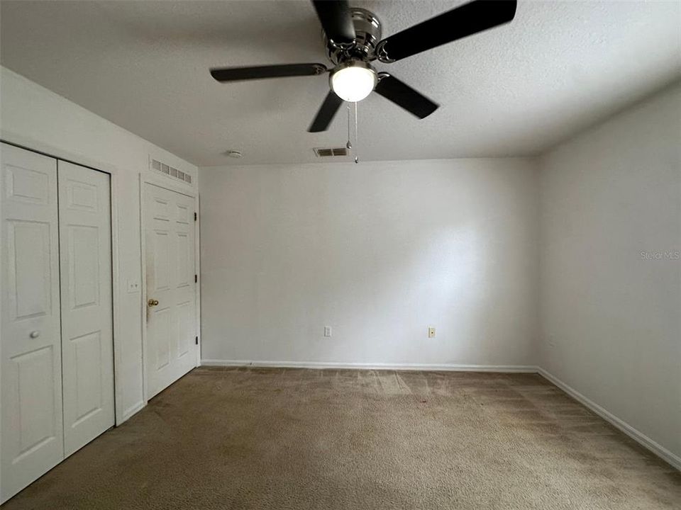 For Rent: $2,400 (4 beds, 2 baths, 2818 Square Feet)