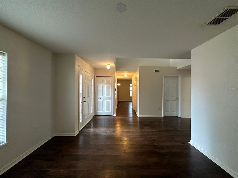 For Rent: $2,400 (4 beds, 2 baths, 2818 Square Feet)