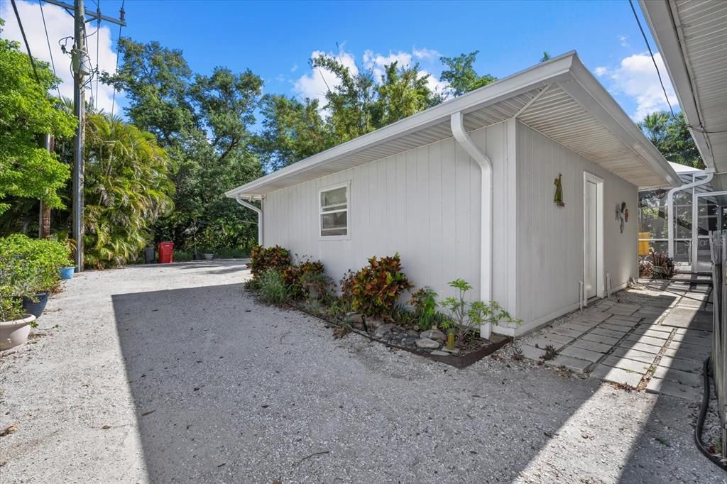 For Sale: $650,000 (3 beds, 2 baths, 1744 Square Feet)