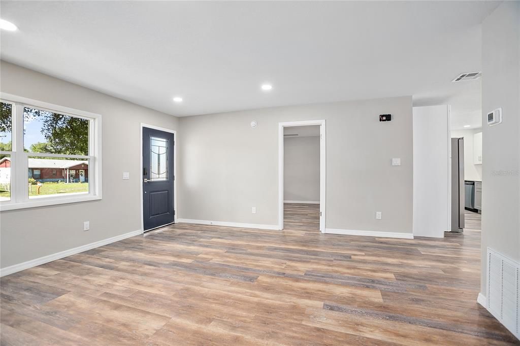 Active With Contract: $315,000 (4 beds, 2 baths, 1495 Square Feet)