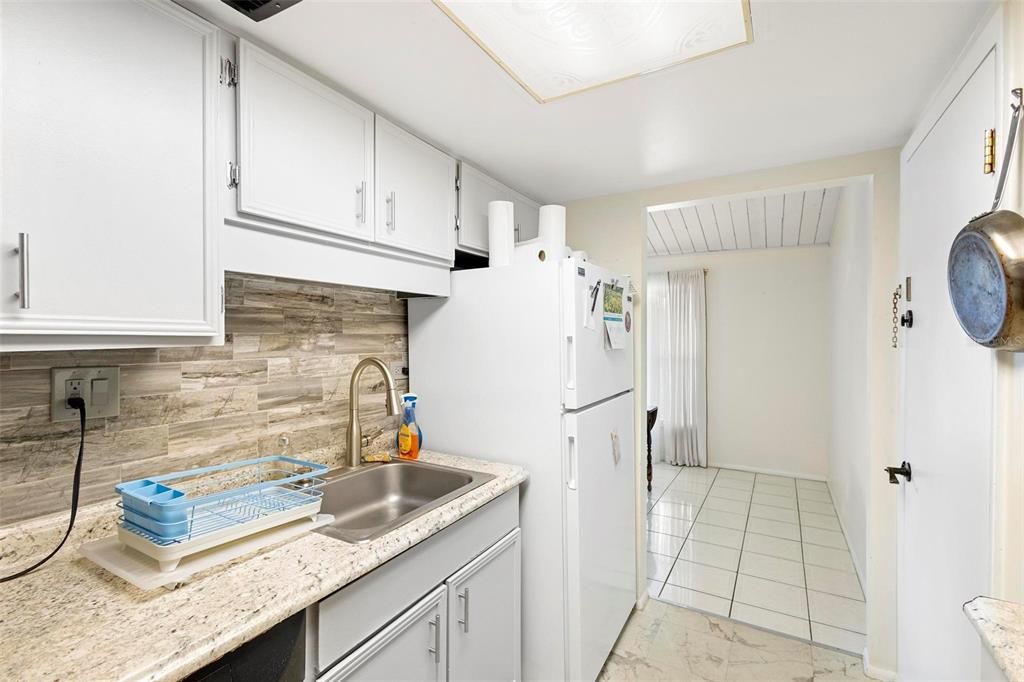 For Sale: $224,000 (2 beds, 2 baths, 1216 Square Feet)