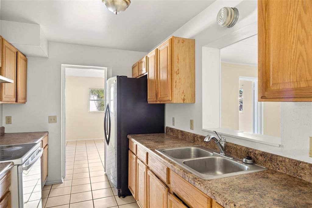 Active With Contract: $265,000 (4 beds, 2 baths, 1678 Square Feet)