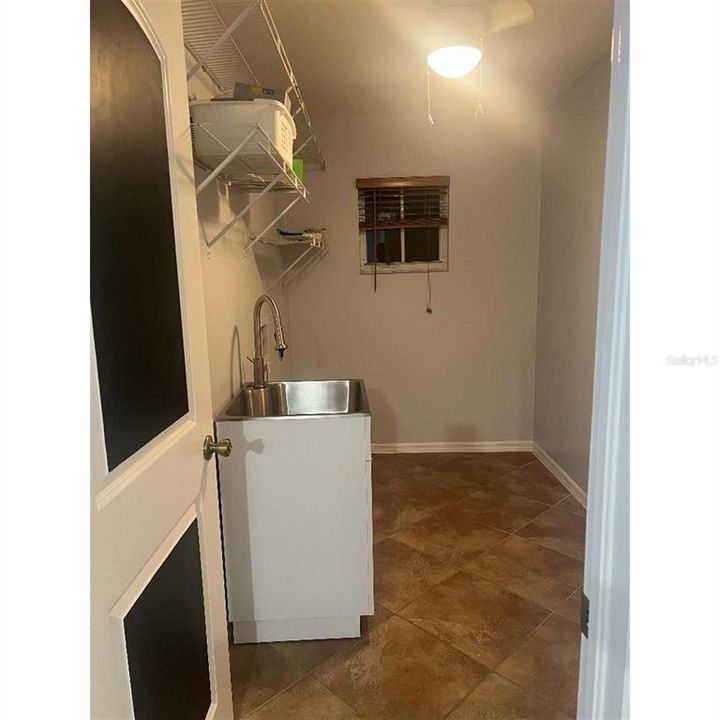 Activo con contrato: $324,900 (3 camas, 2 baños, 1993 Pies cuadrados)