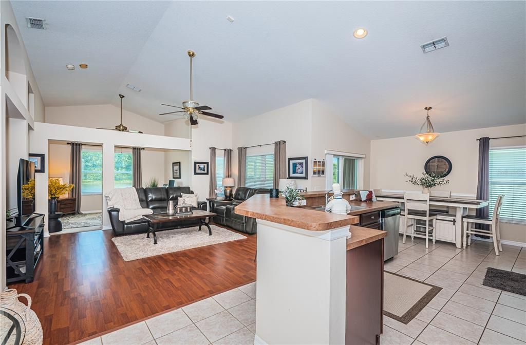 Active With Contract: $2,950 (3 beds, 2 baths, 1758 Square Feet)