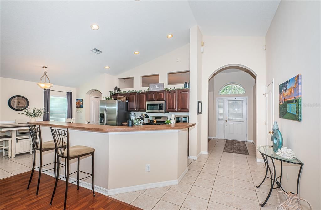 Active With Contract: $2,950 (3 beds, 2 baths, 1758 Square Feet)