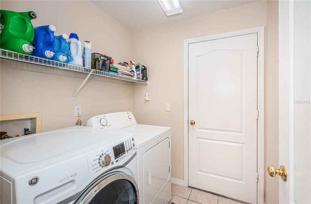 Active With Contract: $2,950 (3 beds, 2 baths, 1758 Square Feet)