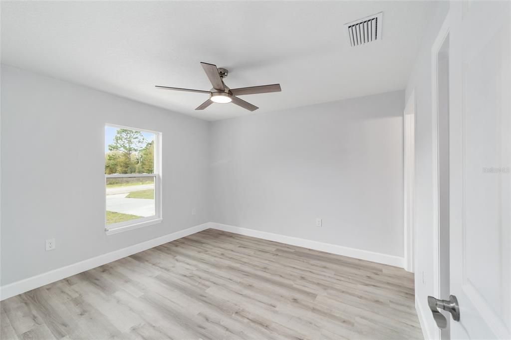 Active With Contract: $229,900 (3 beds, 2 baths, 1127 Square Feet)