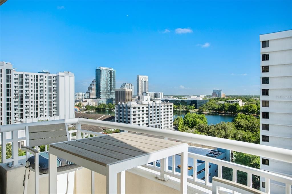 For Sale: $1,595,000 (2 beds, 2 baths, 2575 Square Feet)