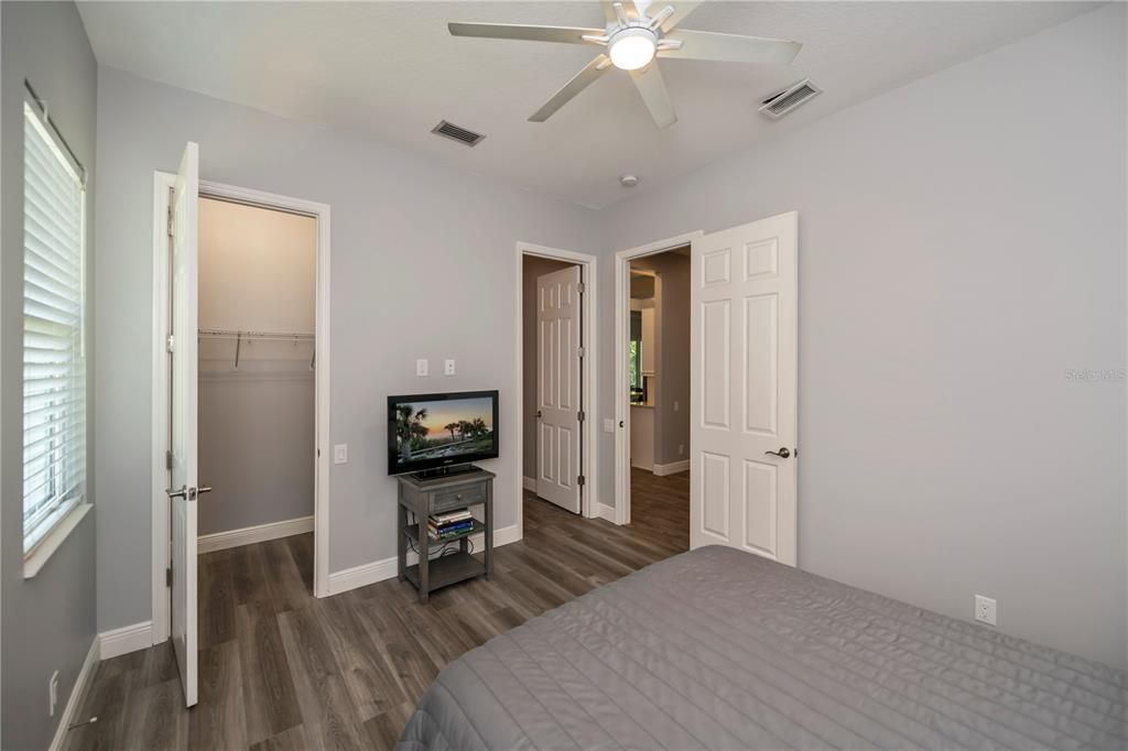 Guest bedroom 3 features an en-suite bathroom