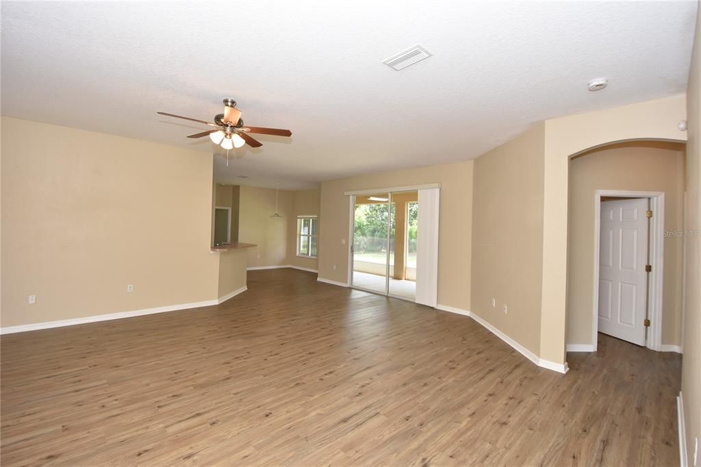 Active With Contract: $329,900 (4 beds, 2 baths, 2252 Square Feet)