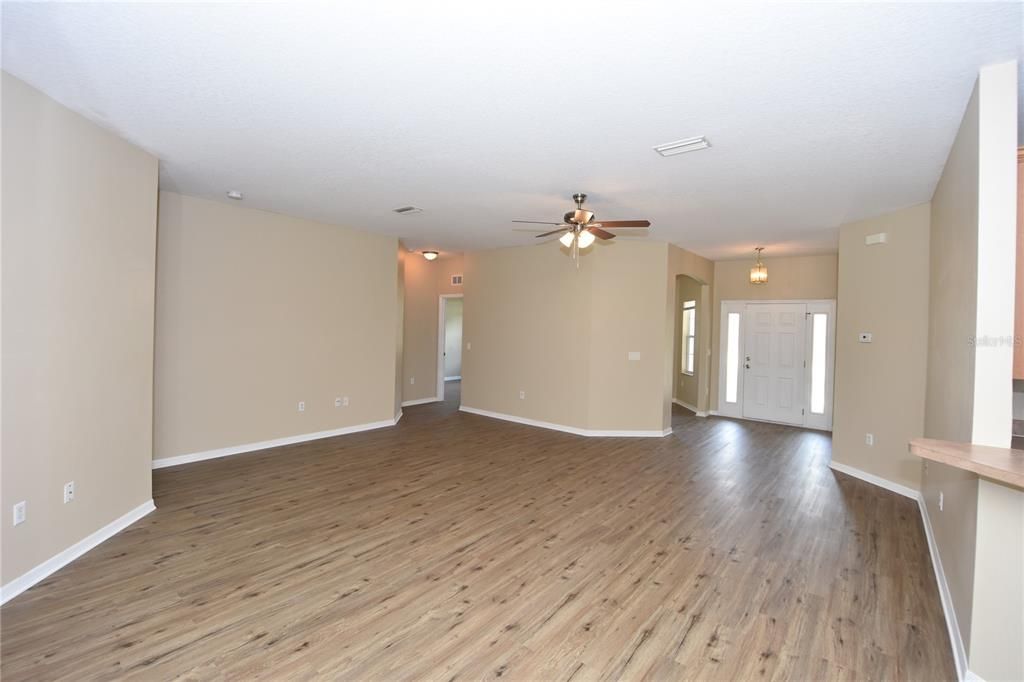 Active With Contract: $329,900 (4 beds, 2 baths, 2252 Square Feet)