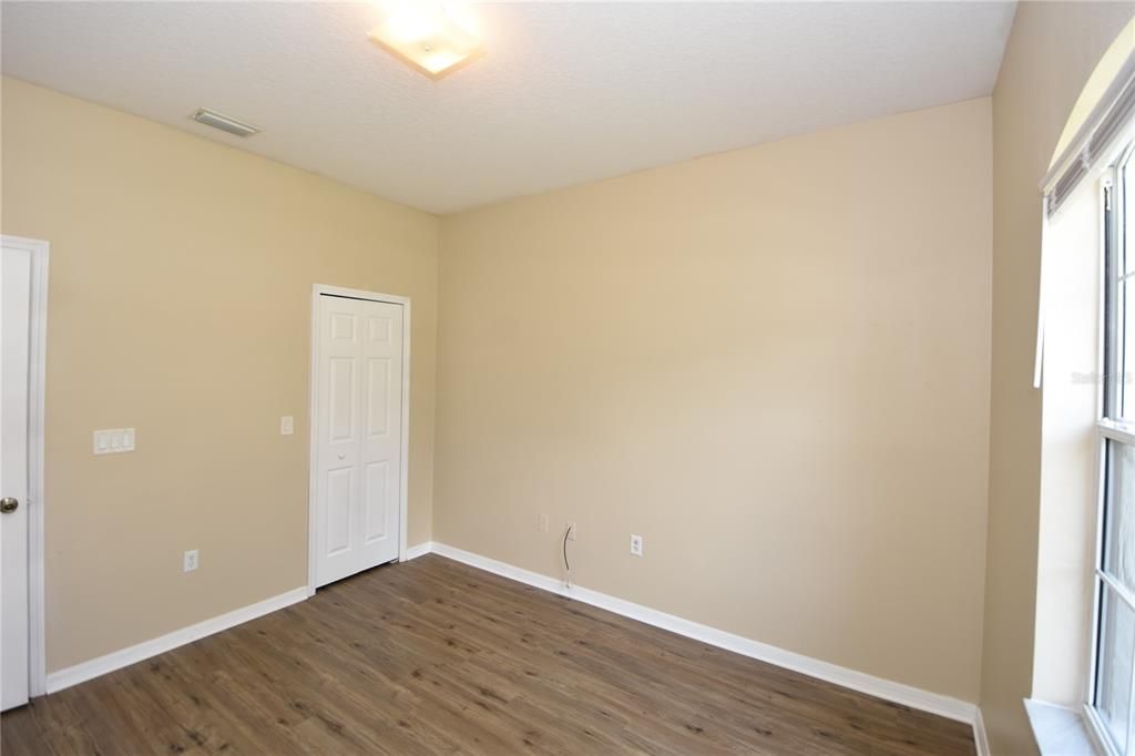 Active With Contract: $329,900 (4 beds, 2 baths, 2252 Square Feet)