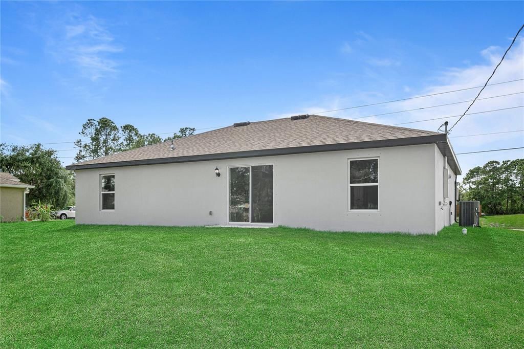 Active With Contract: $309,900 (3 beds, 2 baths, 1270 Square Feet)