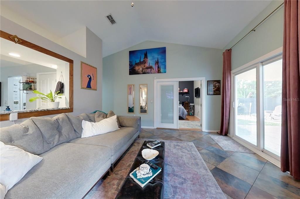 Active With Contract: $355,000 (4 beds, 2 baths, 1664 Square Feet)